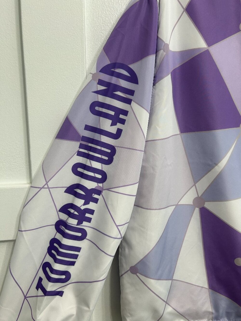 Disney Parks Tomorrowland Purple Wall Hooded Windbreaker Women's Large - Picture 3 of 16